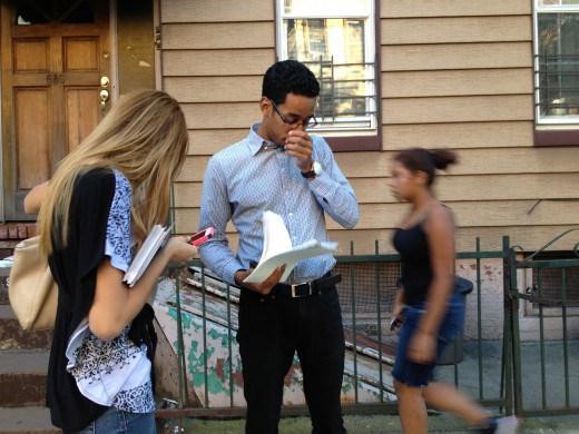 Reynoso and a volunteer in Ridgewood. (Photo: Nicole Paluska)