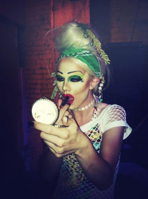 Macy before a Bathsalts performance. (Photo: Ian Stoner)